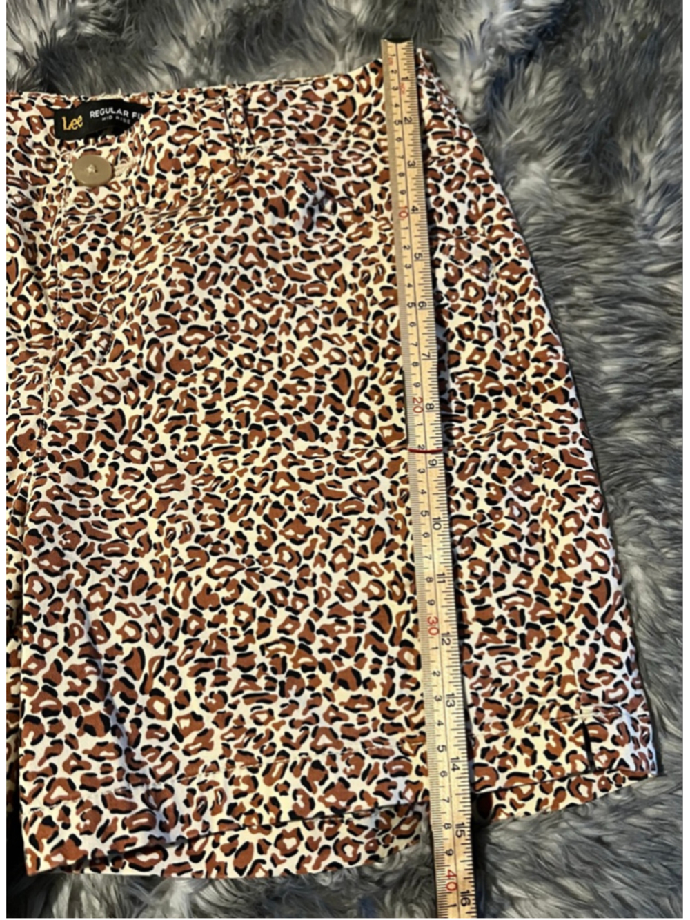 Women's Lee Leopard Print Regular Fit Mid Rise Bermuda Shorts Size 6 - Picture 2 of 5